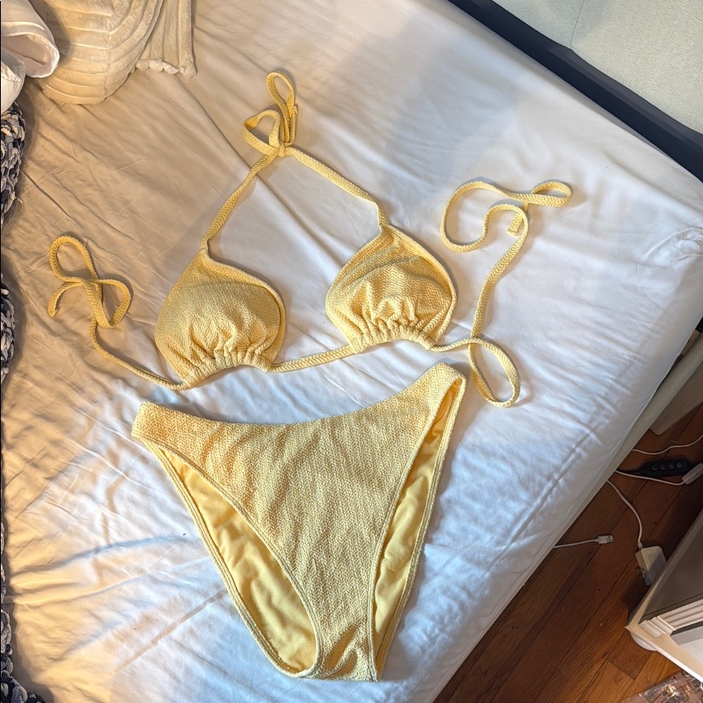 Abercrombie Yellow Bikini size large